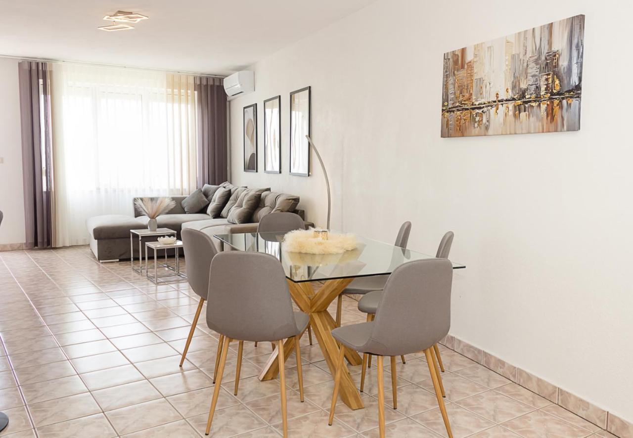 Two Identical Designer 2Bd Flats With Sea View In Balchik By Flat Mаnager Apartment Exterior photo