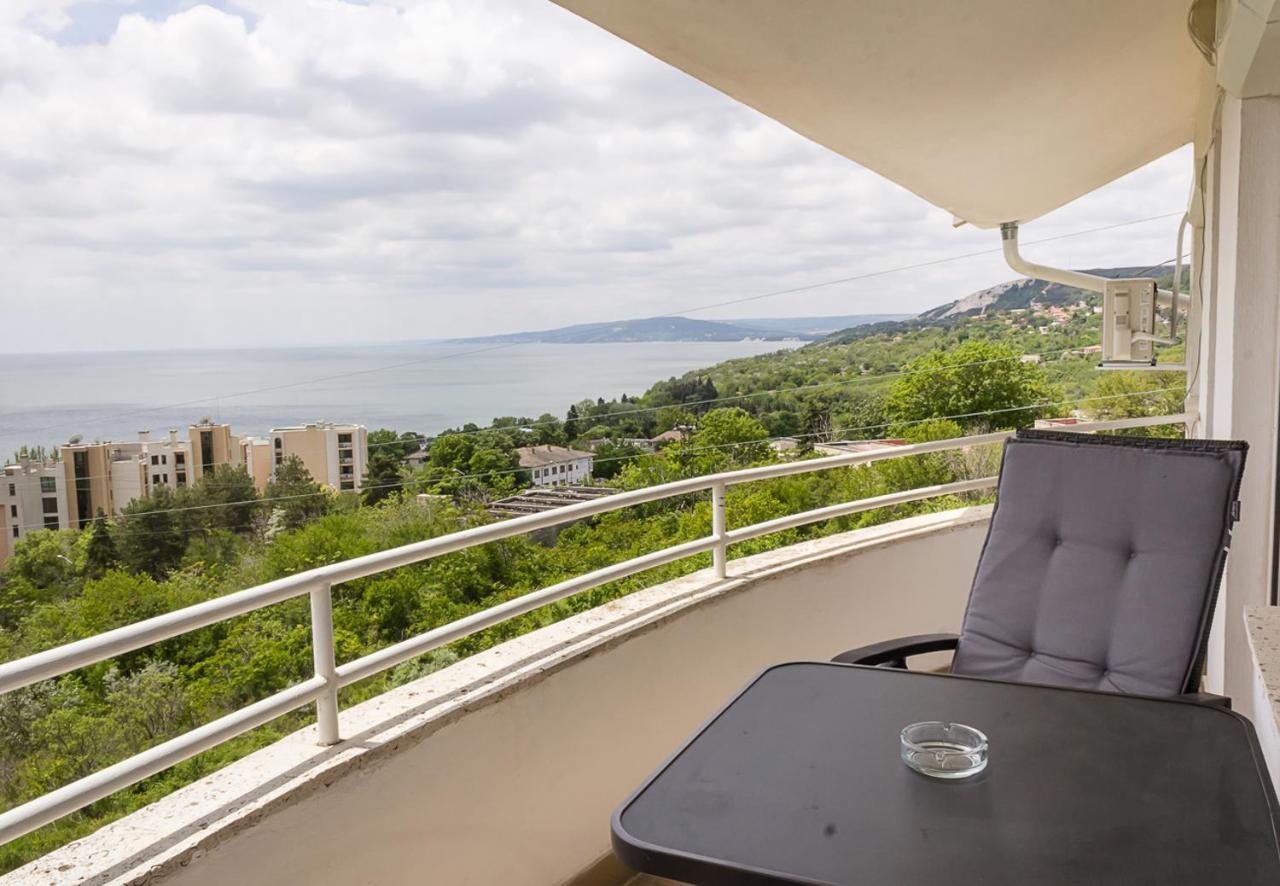 Two Identical Designer 2Bd Flats With Sea View In Balchik By Flat Mаnager Apartment Exterior photo