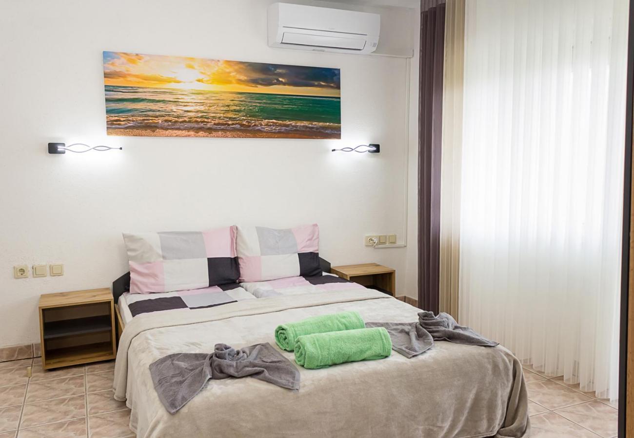 Two Identical Designer 2Bd Flats With Sea View In Balchik By Flat Mаnager Apartment Exterior photo
