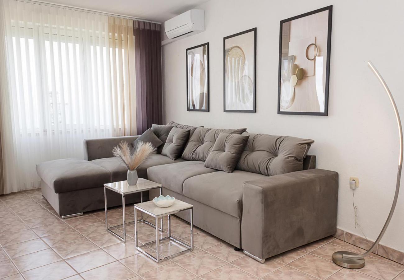 Two Identical Designer 2Bd Flats With Sea View In Balchik By Flat Mаnager Apartment Exterior photo